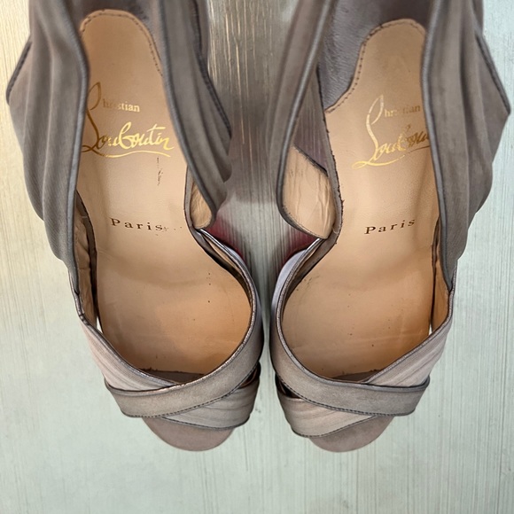 Christian Louboutin Onemore 120 Grey Crepe Satin with Silver piping size 38 (8) - Picture 10 of 11